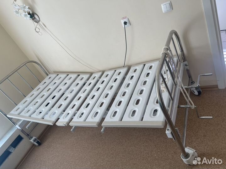 Медицинская кровать
