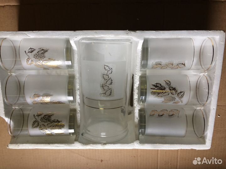 Графин со стаканами