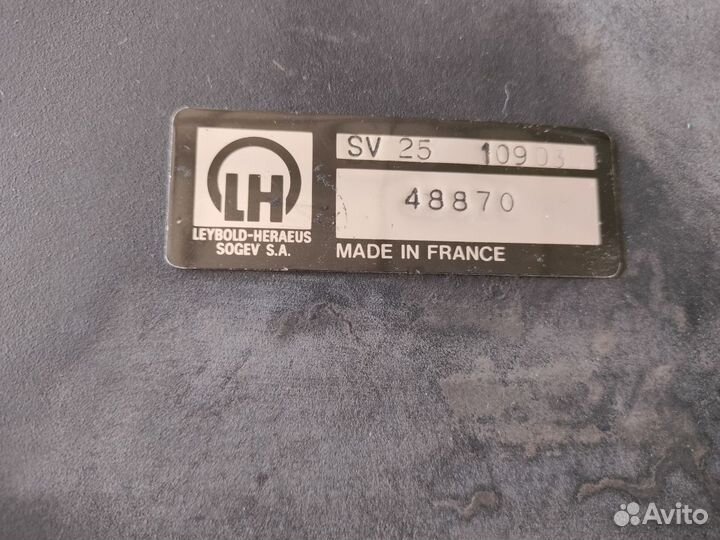 Продам вакуумный насос leybold-heraeus SV-25