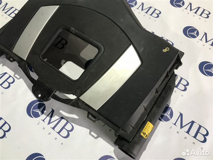 Корпус воздушного фильтра Mercedes-Benz E-Class