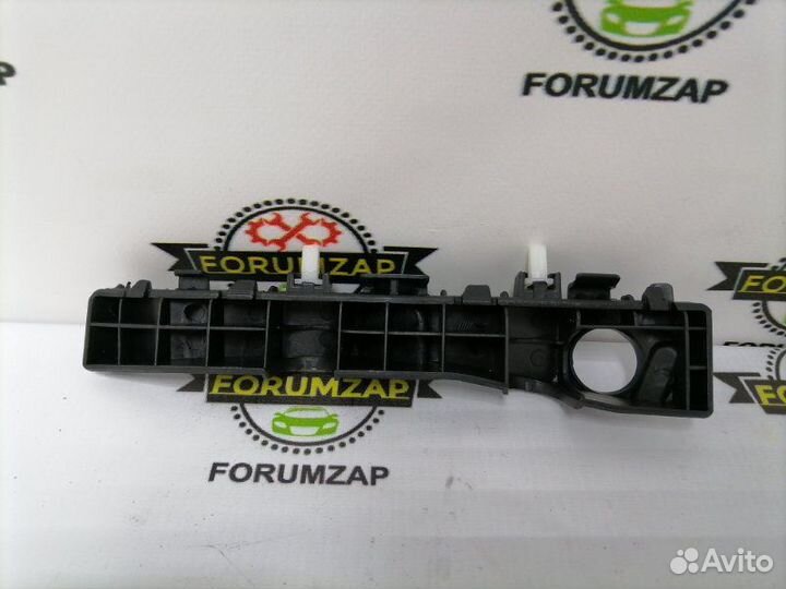 Кронштейн крепления бампера передний правый Kia