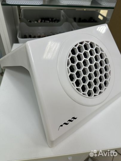 Настольный пылесос для маникюра