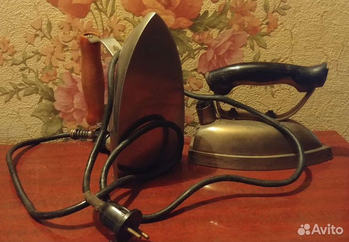 Утюг старинный