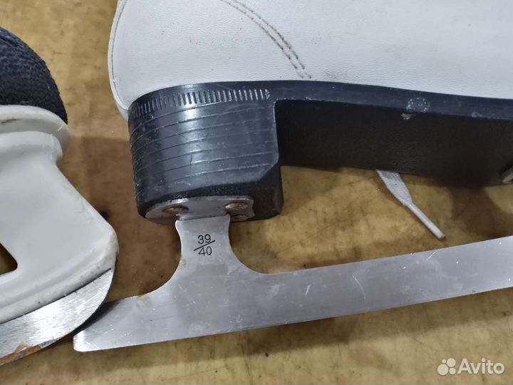 Коньки хоккейные