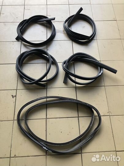 Уплотнительная резинка Ford Focus 3