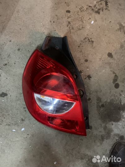 Фонарь задний Renault Clio 3