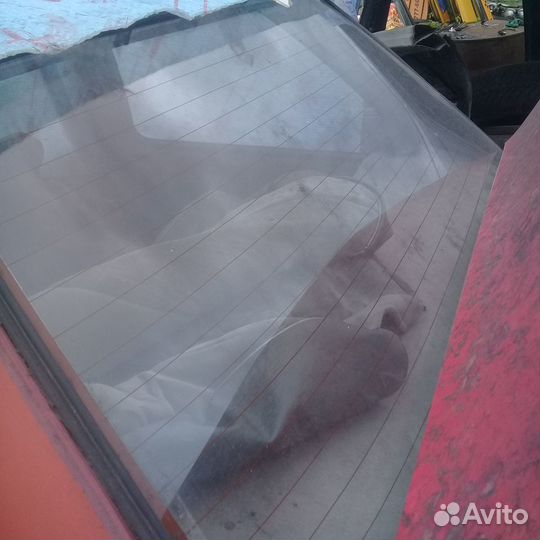 Стекло заднее Бмв Е30