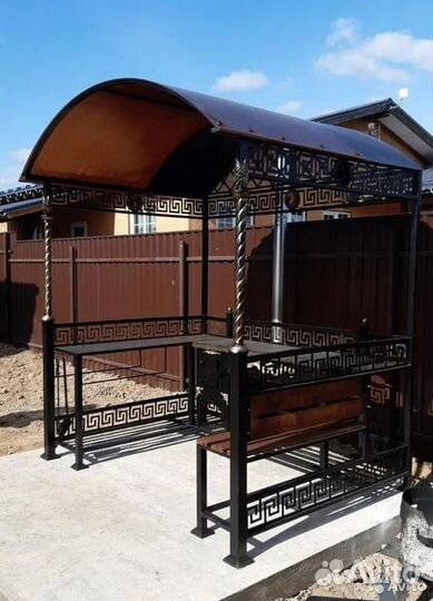 Мангал с крышей