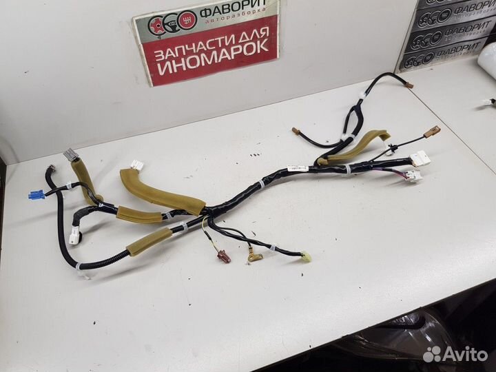 Электропроводка крышки багажника (Infiniti QX56)