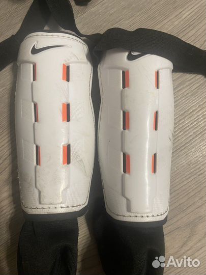 Щитки футбольные nike