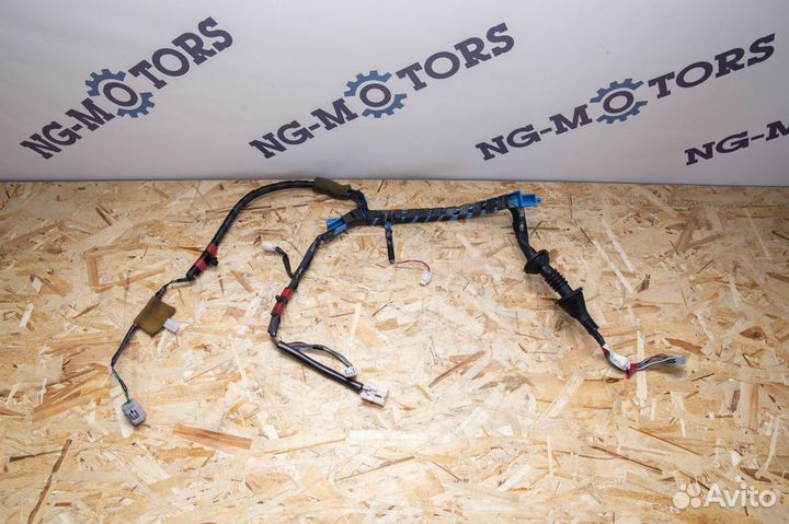 Коса передней левой двери Toyota Chaser GX90