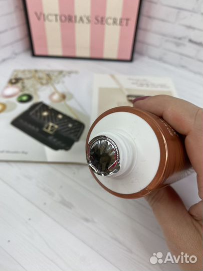 Лосьон Victorias Secret Velvet Petals Sunkissed