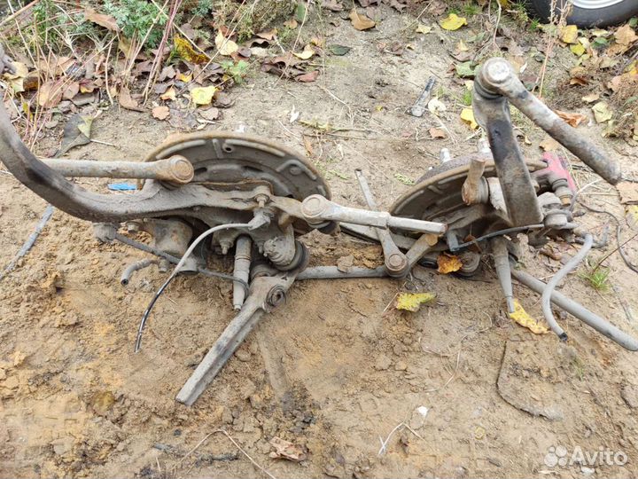 Кулак поворотный Mazda Xedox 9