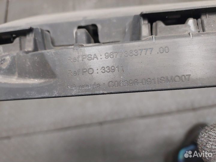 Накладка замка капота Peugeot 308, 2014