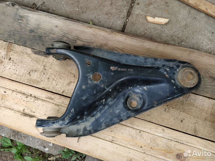 Рычаг в сборе (левый), логан 1