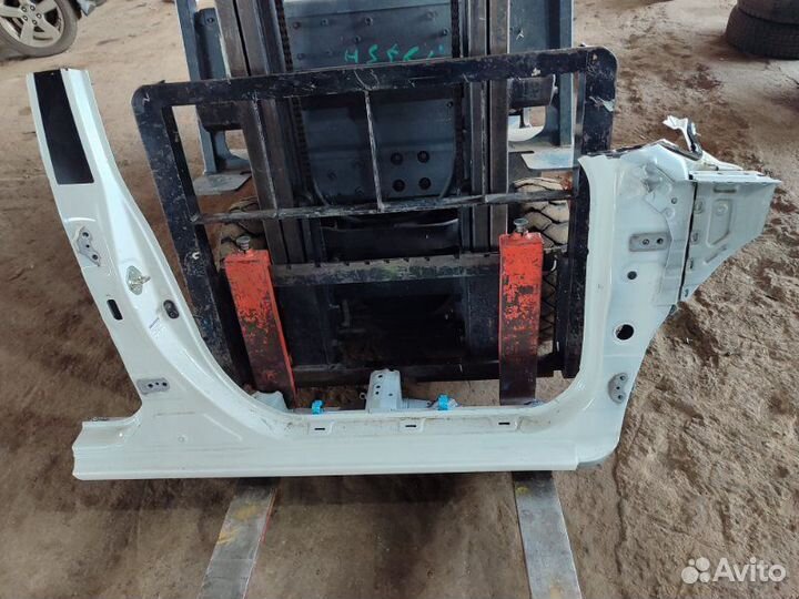 Стойка кузова (8) правая Toyota Corolla Fielder