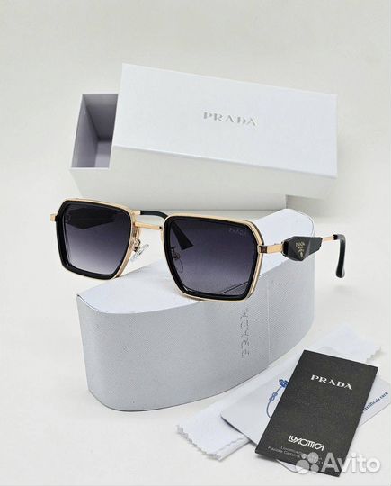 Солнцезащитные очки женские Prada