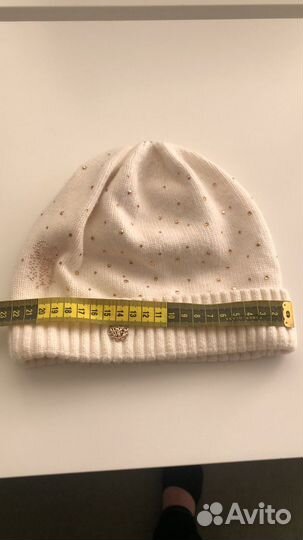 Шапка для девочки бежевая с золотыми блестками