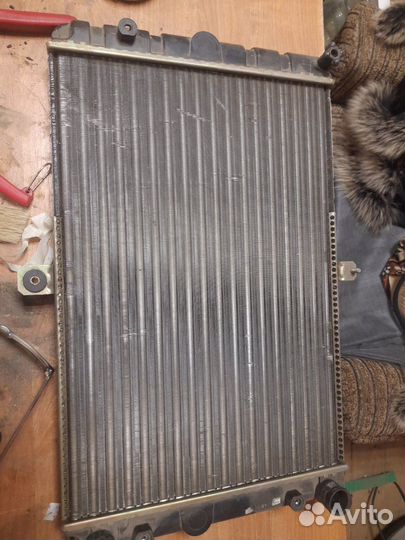 Радиатор на Ваз 2112 полностью рабочий, новый
