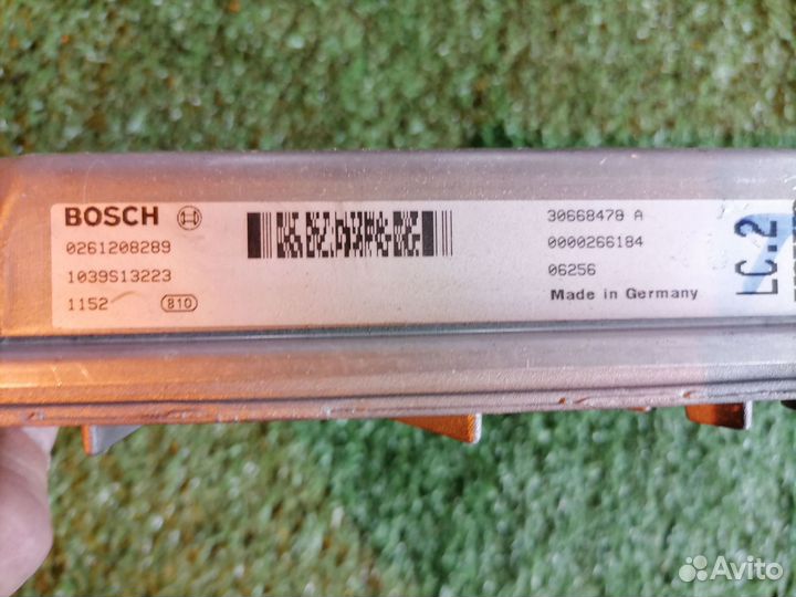 Блок управления двигателем B5254T2 30668478A Volvo