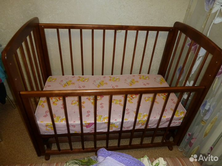 Детская кроватка 