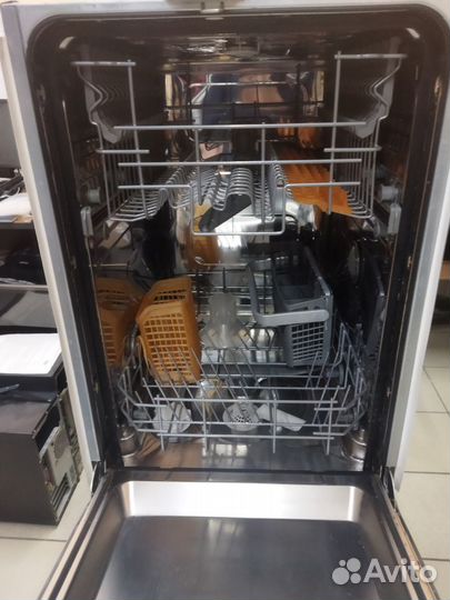 Встраиваемая посудомоечная машина Electrolux ESI 4