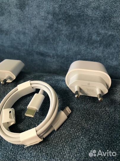 Блок зарядки iPhone