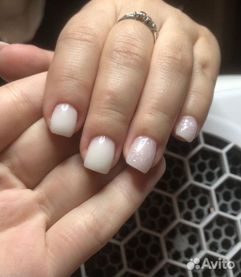 Модель на маникюр
