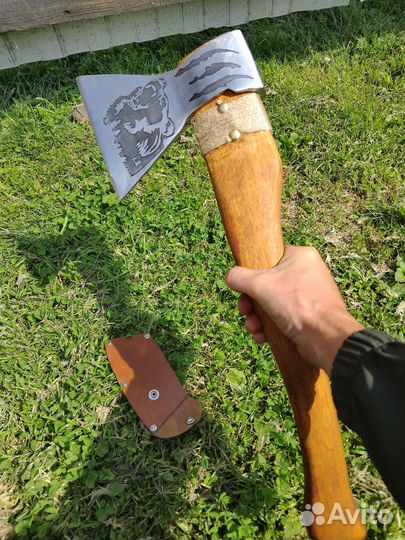 Топор с чехлом