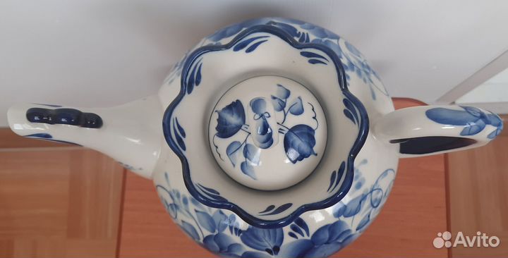 Чайник гжель