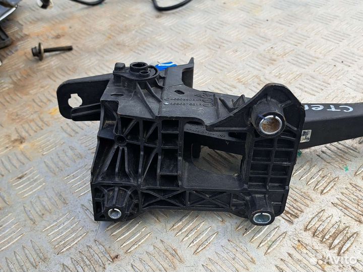 Педаль сцепления renault logan 2 Сандеро stepway