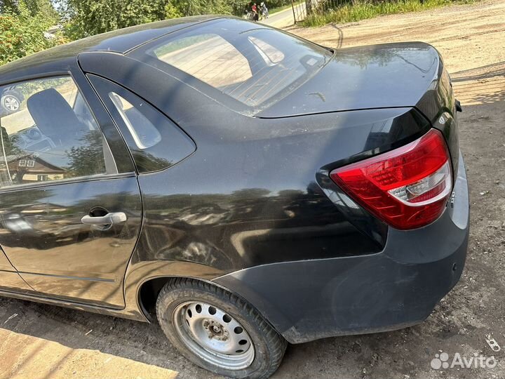 Лада гранта задние крылья седан