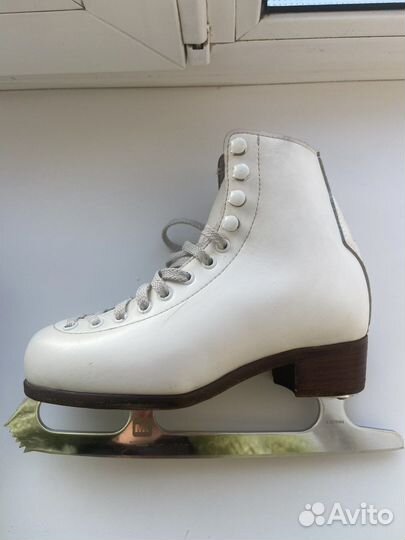 Фигурные коньки wifa 32 LL