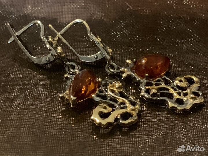 Серьги серебряные с янтарем