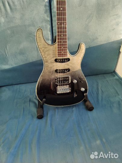 Стойка для гитары