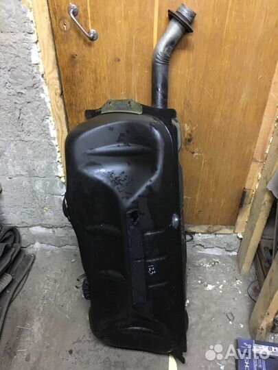 Бензобак Mercedes w123