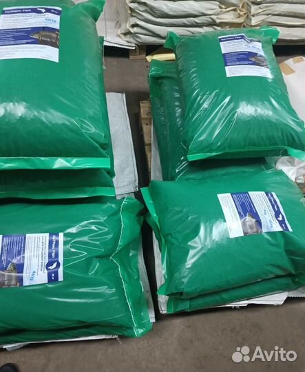 Сухой корм для прудовой рыбы