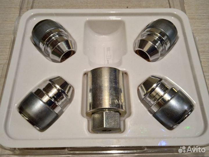 Секретки на диск Chrysler Dodge 82210508