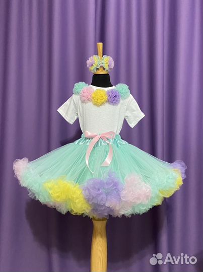 Костюм нарядный на девочку