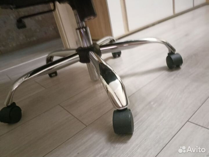 Компьютерное кресло