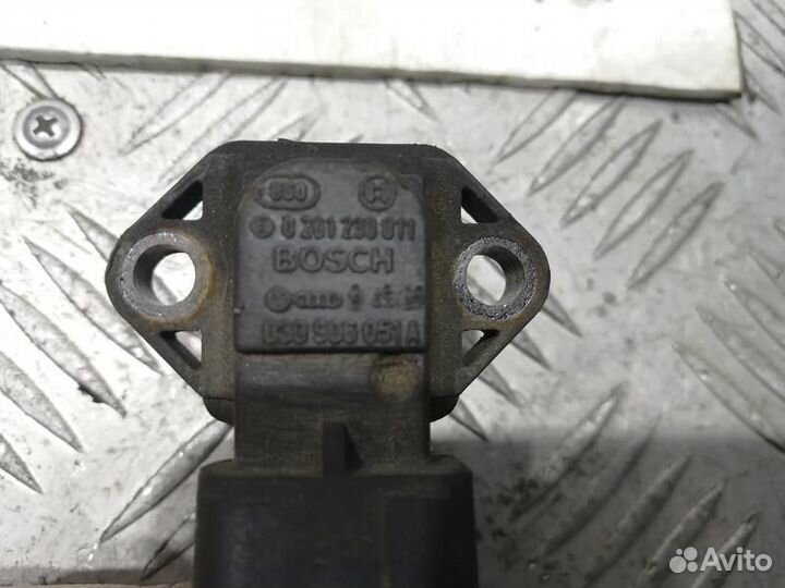 Датчик абсолютного давления VAG 030906051A