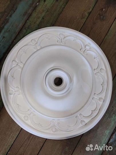 Гипсовая розетка