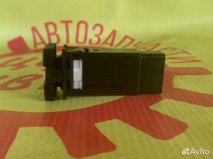 Кнопка обогрева сидений Toyota Rav4 XA30 2azfe