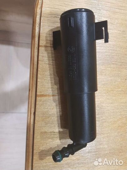 BMW Х5 Е 70 форсунка омывателя фары