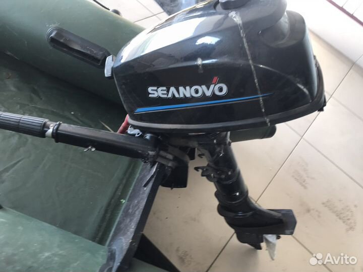 Лодка с мотором