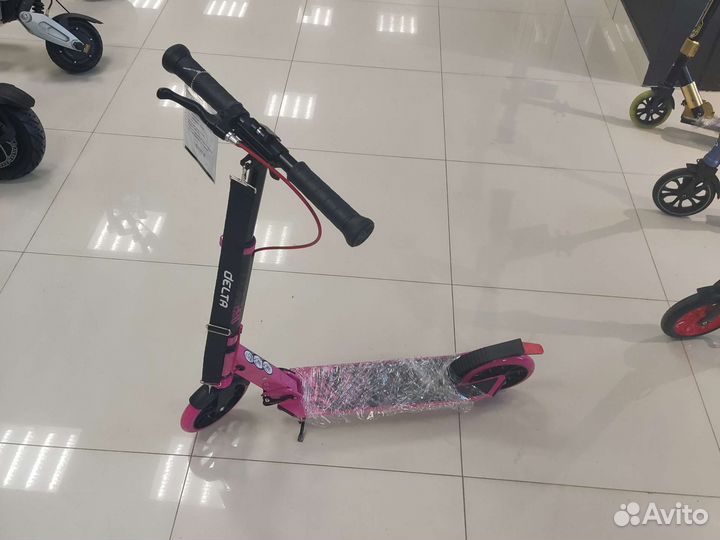 Самокат Tech Team Delta