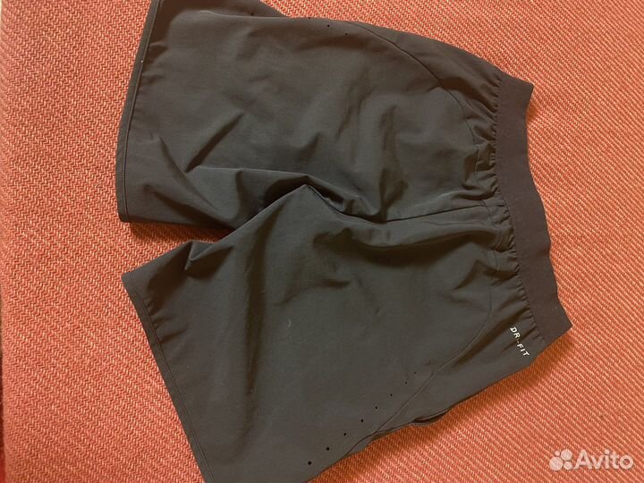 Теннисные шорты nike 128-140