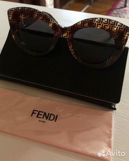 Солнцезащитные очки женские