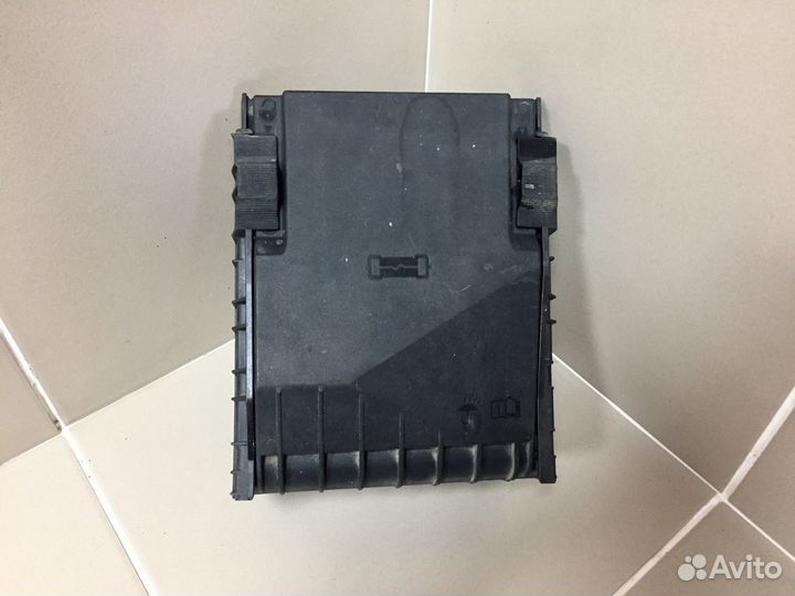 Крышка блока предохранителей VAG 1K0937132F