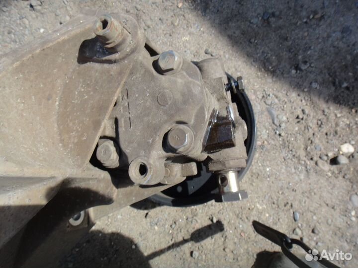 Насос гур 4.2 Таурег AXQ